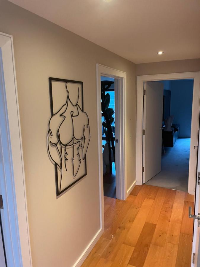 لندن Cosy Bedroom In Luxury Apartment المظهر الخارجي الصورة