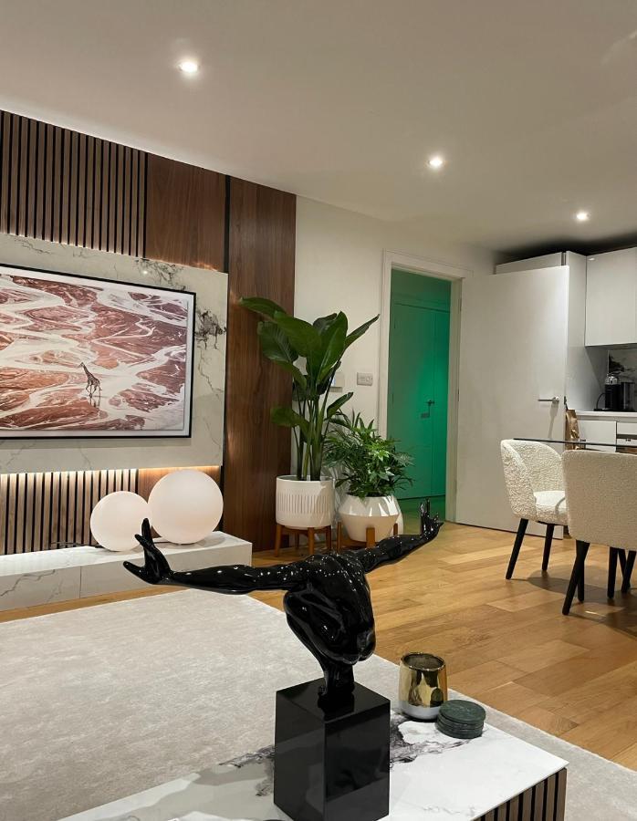 لندن Cosy Bedroom In Luxury Apartment المظهر الخارجي الصورة