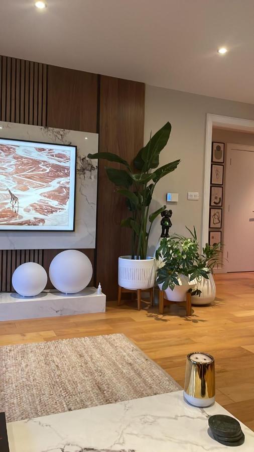 لندن Cosy Bedroom In Luxury Apartment المظهر الخارجي الصورة